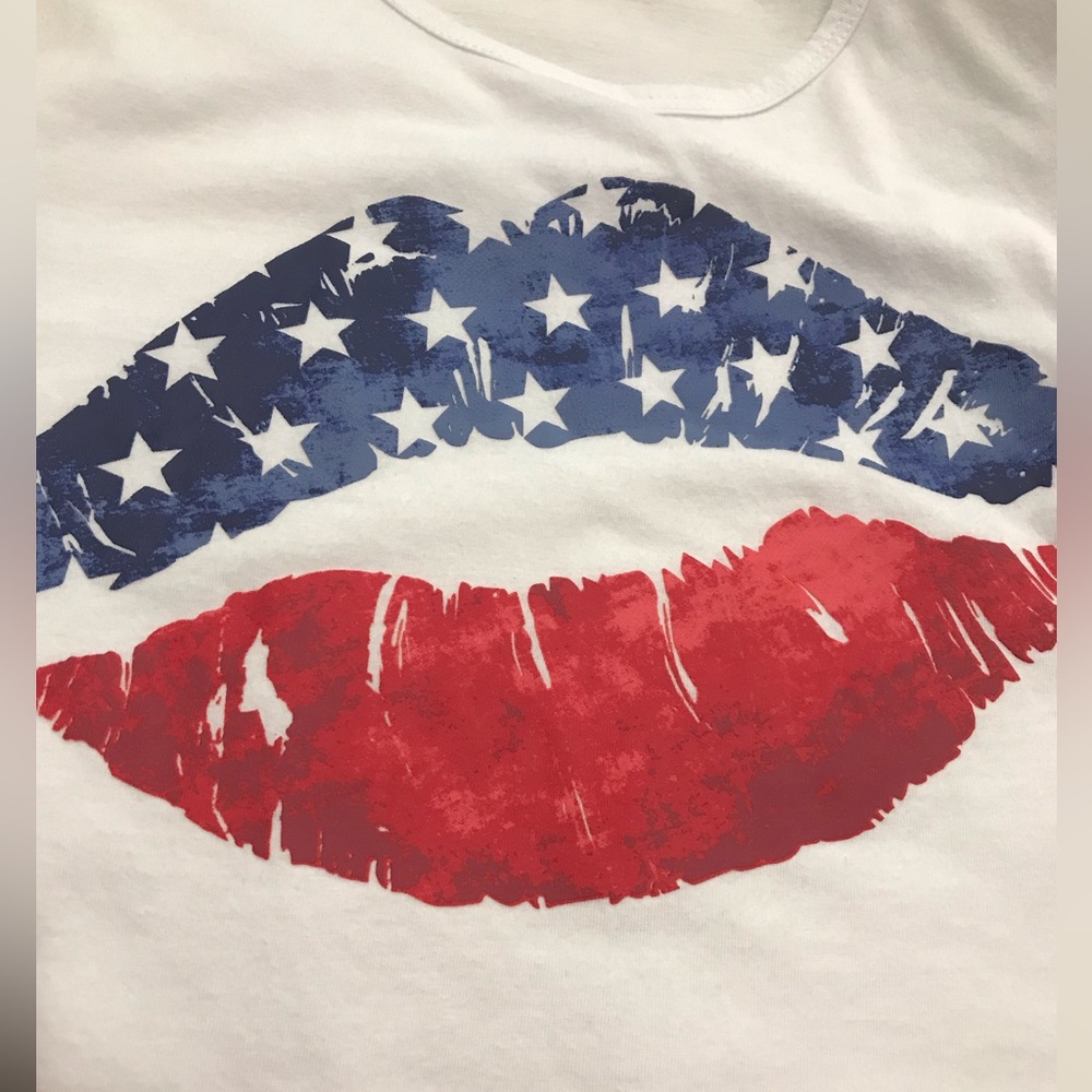 Bobbie Brooks Graphic Tank Top Shirt
Lips American Flag Stars Red White & Blue - Picture 12 of 12